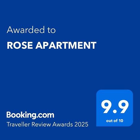 Rose Apartment Piatra Neamţ エクステリア 写真